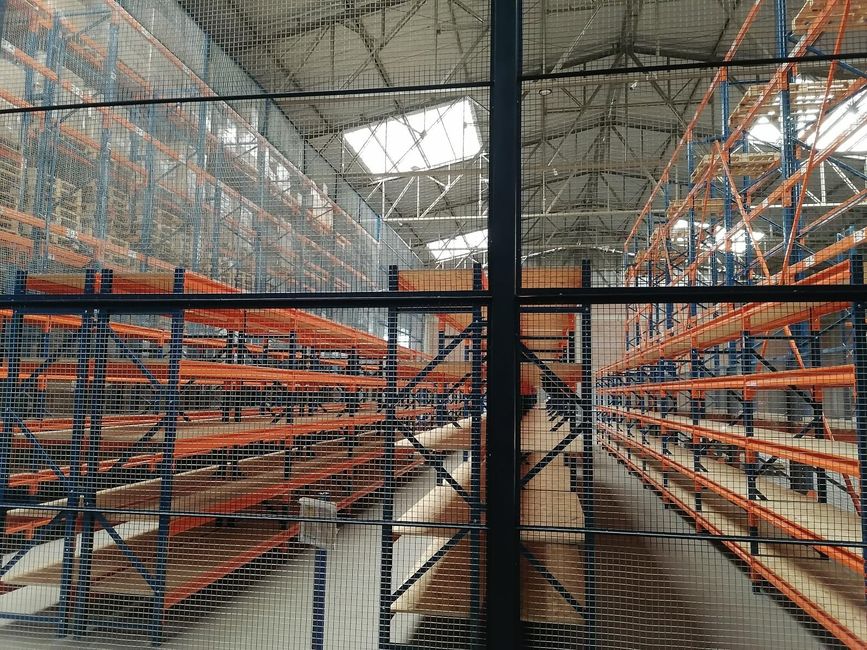 DSV-Panalpina: fabricación y montaje de 810mt2 de enrejado de seguridad de 8mts de alto